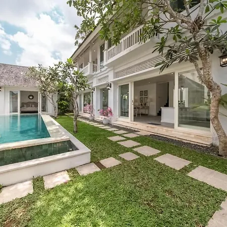 Beachside Colonial Elegance: 4Br In Canggu