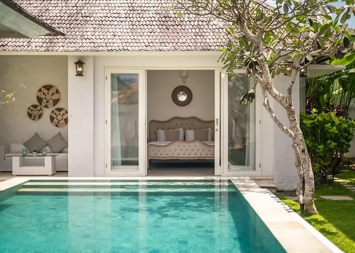 Villa Beachside Colonial Elegance: 4br In
