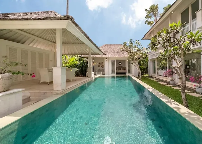 Beachside Colonial Elegance: 4br In Villa *