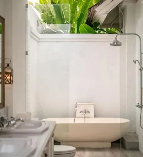 Beachside Colonial Elegance: 4br In Villa Canggu