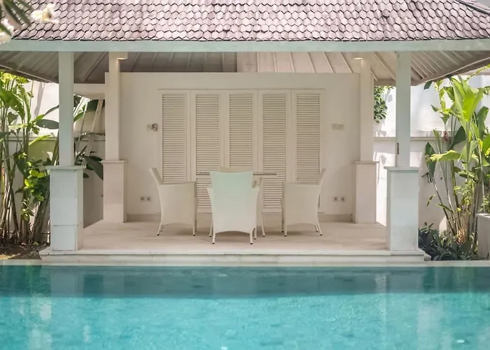 Villa Beachside Colonial Elegance: 4br In