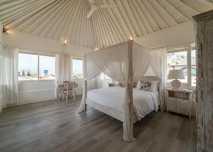 Villa Beachside Colonial Elegance: 4br In Canggu