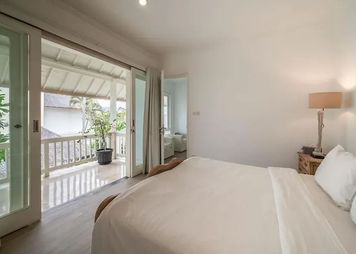 Beachside Colonial Elegance: 4br In Canggu